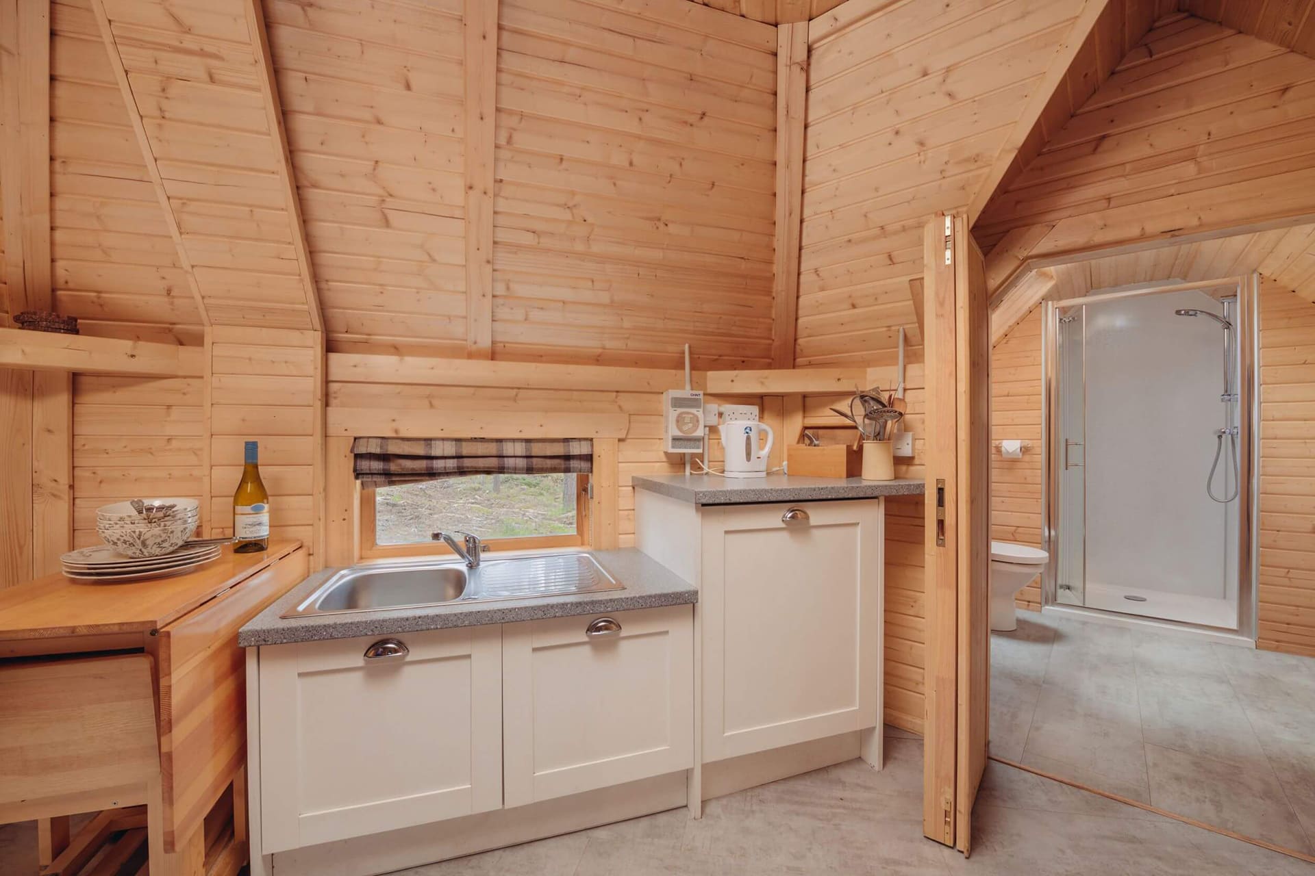 beekeepers bothy 1