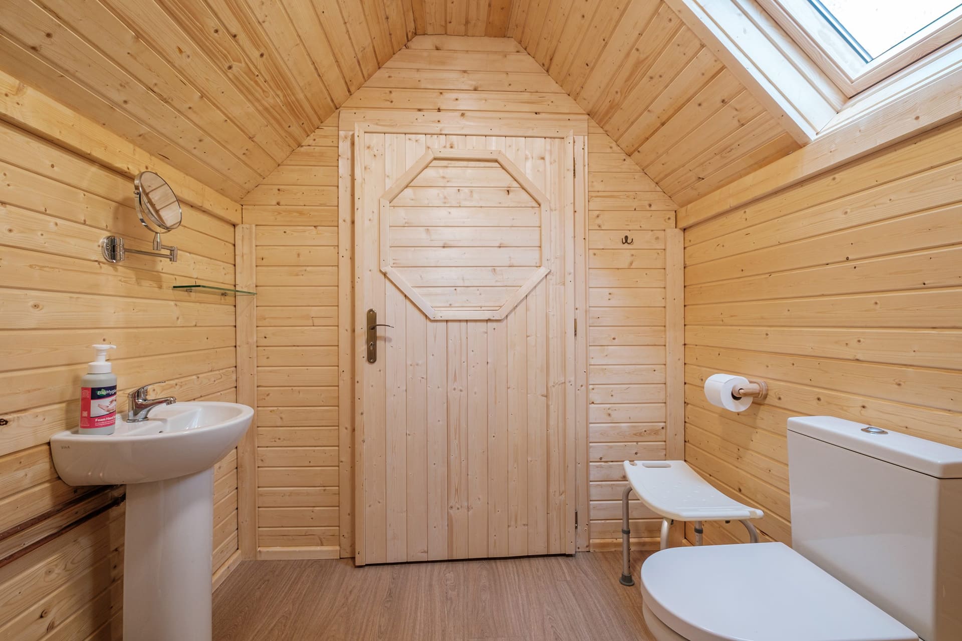 rowan bothy 5
